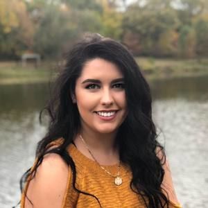 Meet your Posher, Leeann